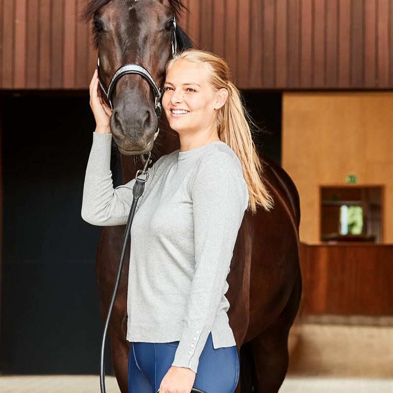 01 CATAGO Robyn strikpullover i grå